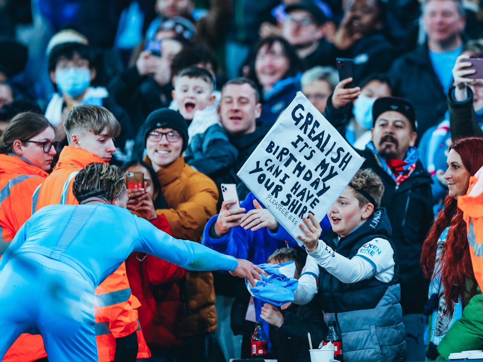 他扩展了自 他扩展了自